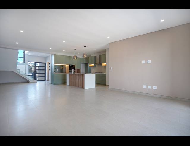4 BEDROOM HOUSE FOR SALE IN SANDOWN